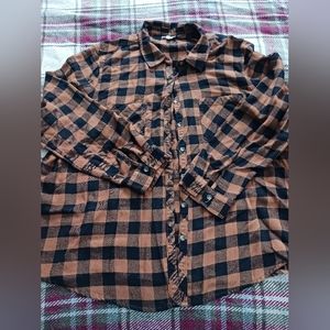 *EXCELLENT CONDITION* Maurices Plaid Shirt